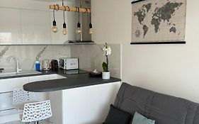 Studio Antibes Port Vauban.